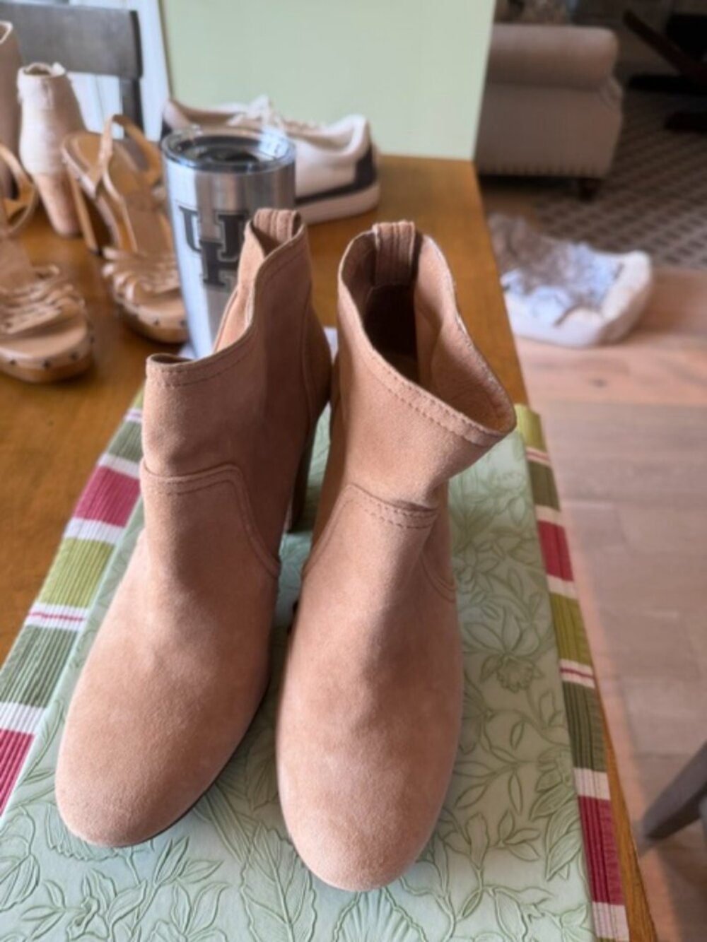 Tory Burch Tan ankle boot 9 1/2   moving